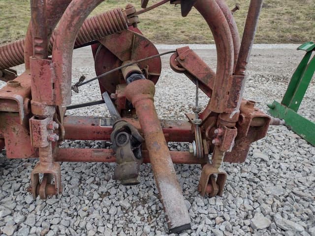 Image of New Holland 451 equipment image 4