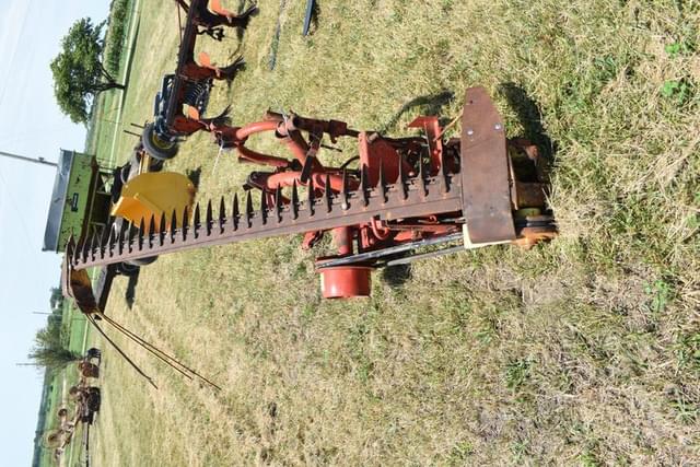 Image of New Holland 451 equipment image 3