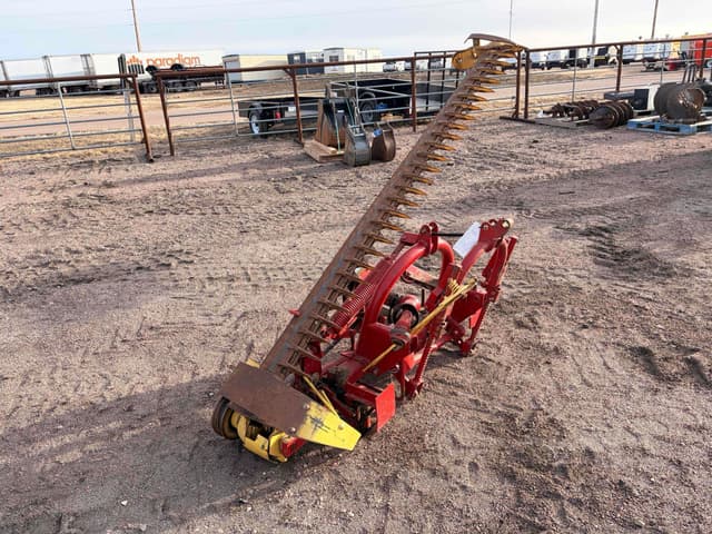 Image of New Holland 451 equipment image 1