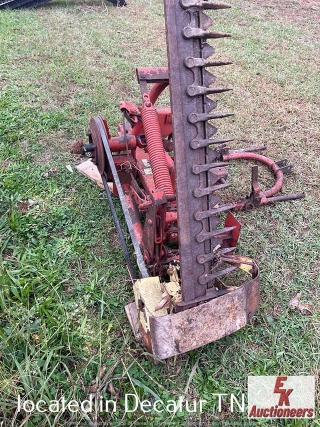 Image of New Holland 451 equipment image 4