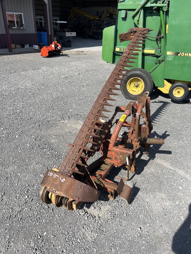 Image of New Holland 451 equipment image 1