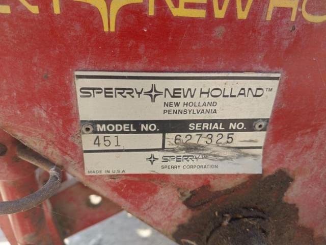 Image of New Holland 451 equipment image 4