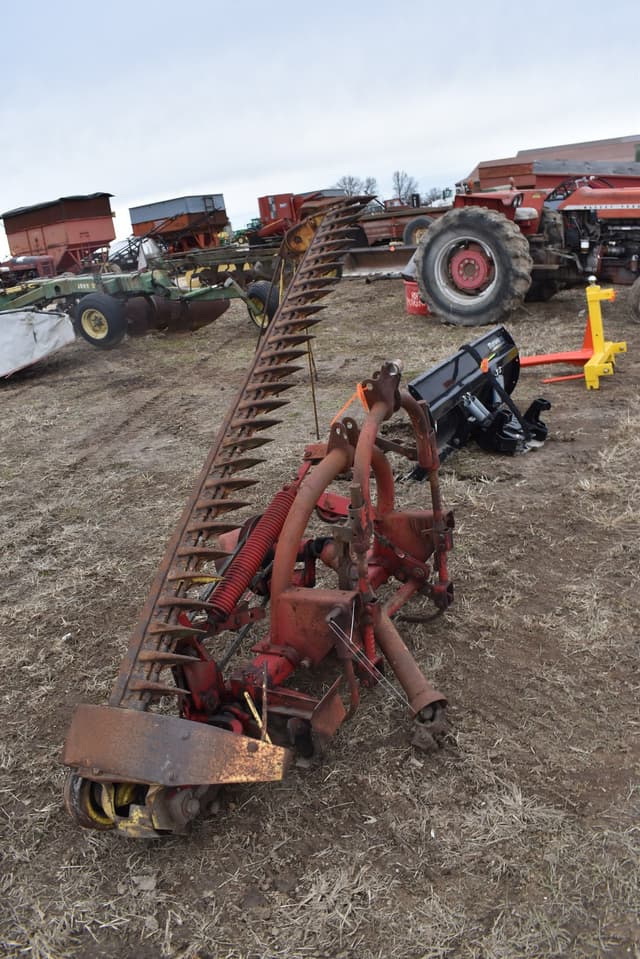 Image of New Holland 451 equipment image 1