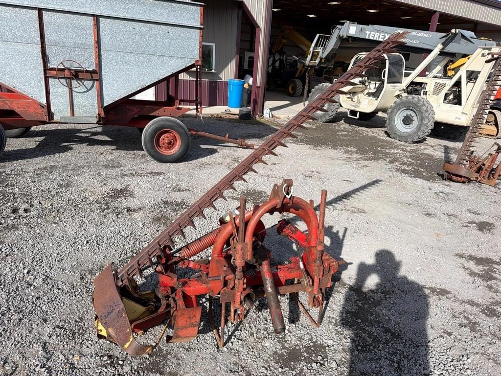 New Holland 451 Equipment Image0