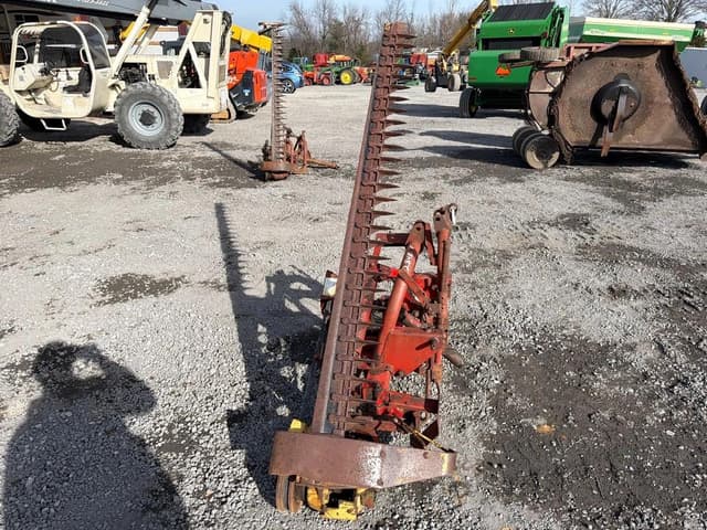 Image of New Holland 451 equipment image 2