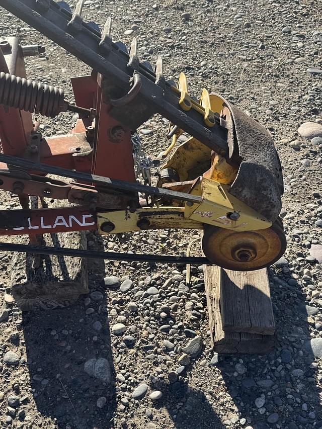 Image of New Holland 451 equipment image 2