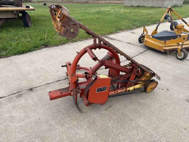 Image of New Holland 451 equipment image 1