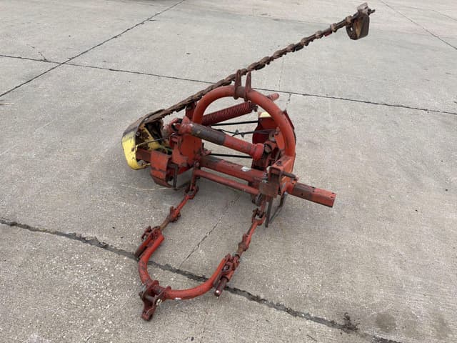 Image of New Holland 451 equipment image 2