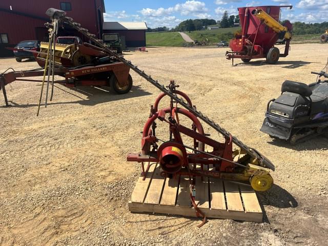 Image of New Holland 451 equipment image 2