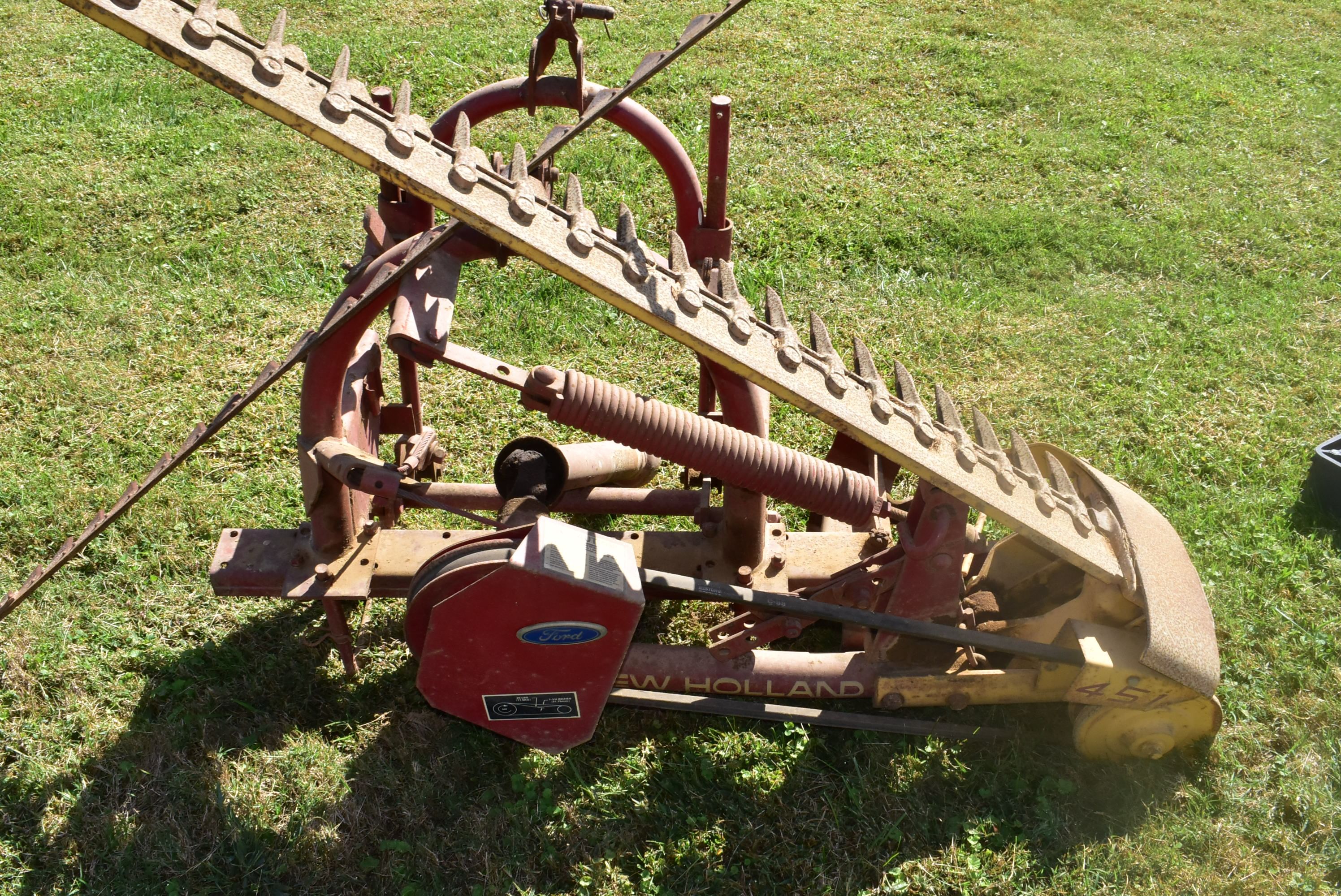 New Holland 451 Equipment Image0