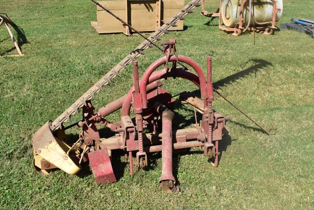 Image of New Holland 451 equipment image 4