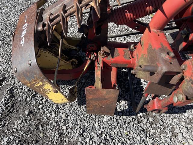 Image of New Holland 451 equipment image 2