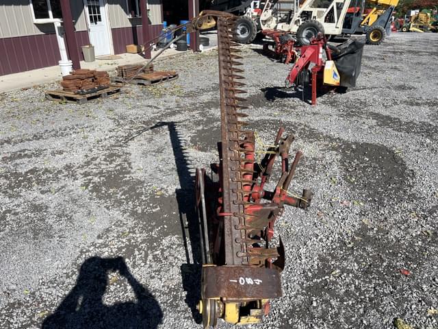 Image of New Holland 451 equipment image 3