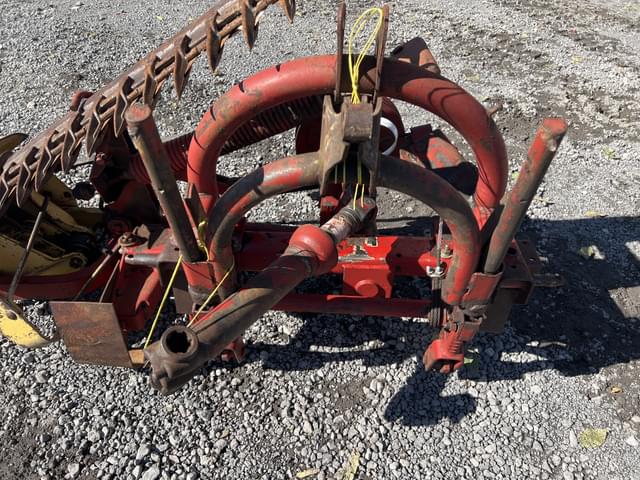 Image of New Holland 451 equipment image 1