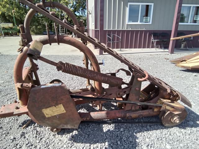 Image of New Holland 451 equipment image 1