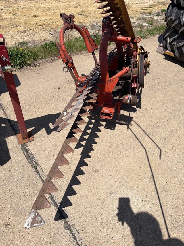 Image of New Holland 451 equipment image 3