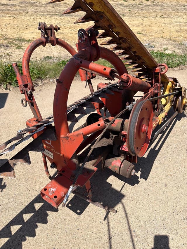 Image of New Holland 451 equipment image 4