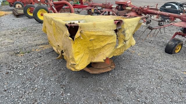 Image of New Holland 452 equipment image 1
