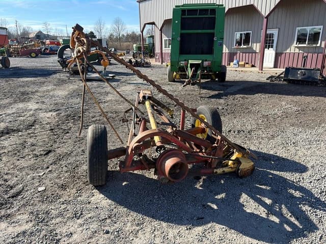 Image of New Holland 455 equipment image 4