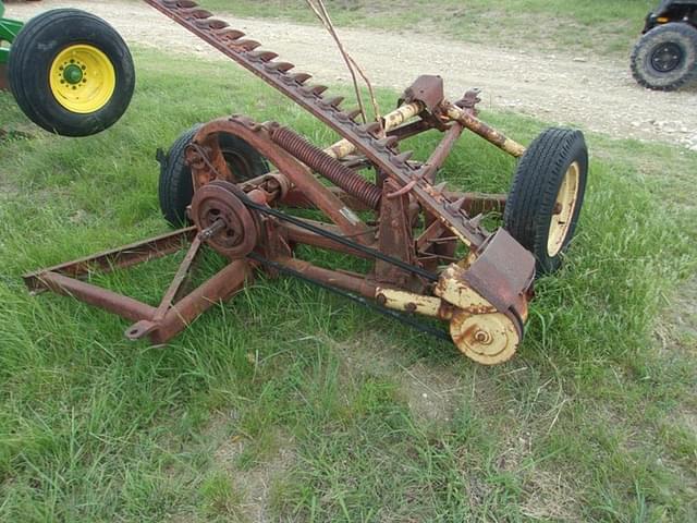 Image of New Holland 455 equipment image 4