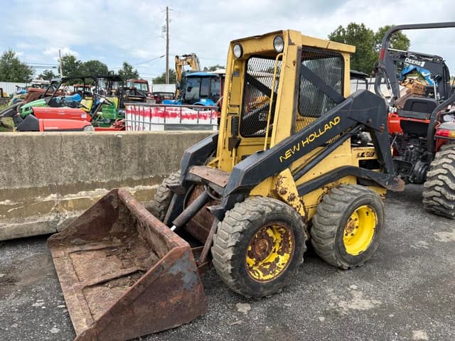 Image of New Holland L455 equipment image 1