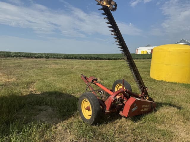 Image of New Holland 456 equipment image 3