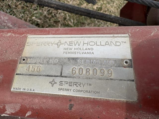 Image of New Holland 456 equipment image 3