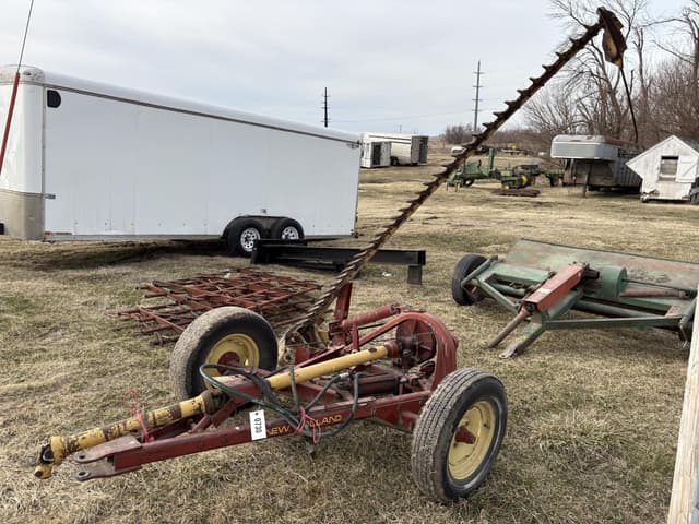 Image of New Holland 456 equipment image 2