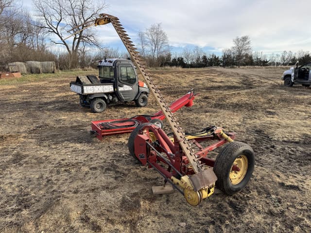Image of New Holland 456 equipment image 3