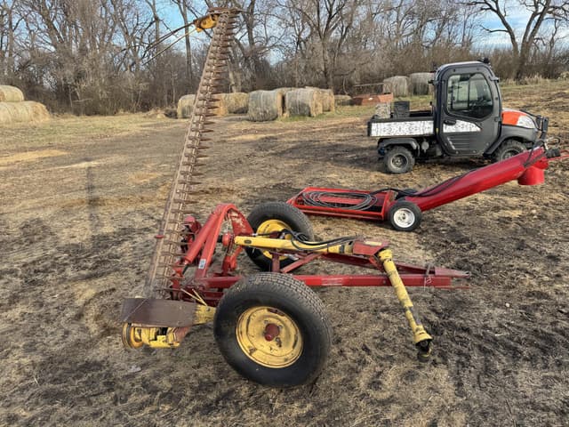 Image of New Holland 456 equipment image 4