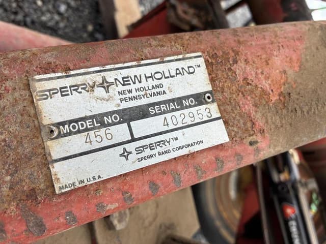 Image of New Holland 456 equipment image 4