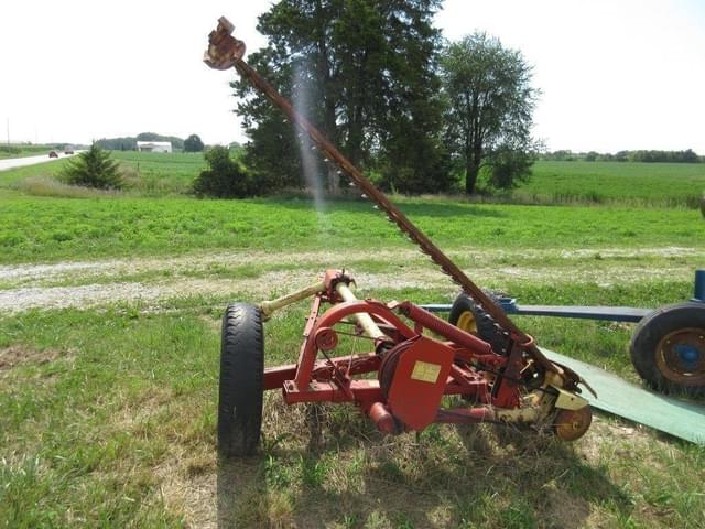 Image of New Holland 456 equipment image 2