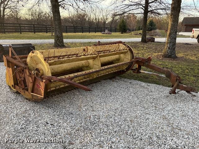 Image of New Holland 460 equipment image 2