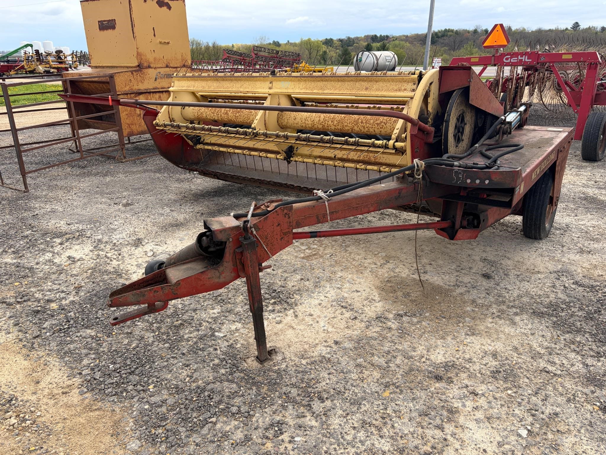 New Holland 461 Equipment Image0