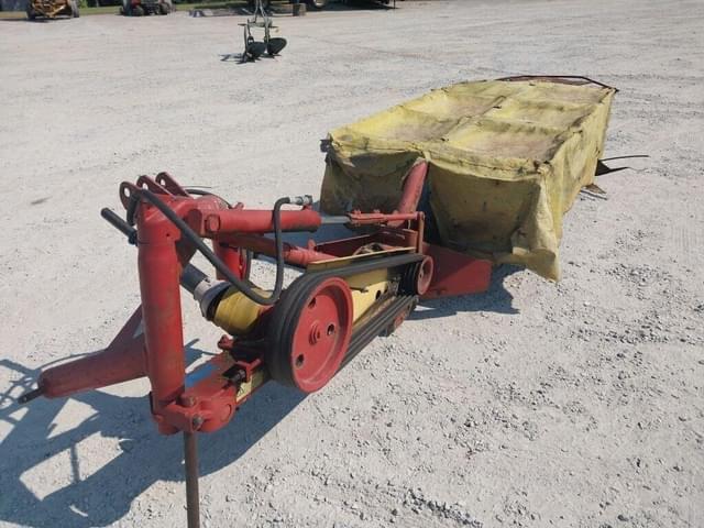 Image of New Holland 463 equipment image 4