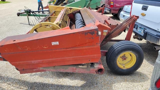 Image of New Holland 469 equipment image 3