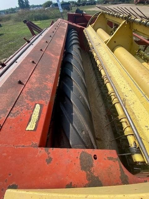 Image of New Holland 469 equipment image 3