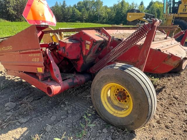Image of New Holland 469 equipment image 3