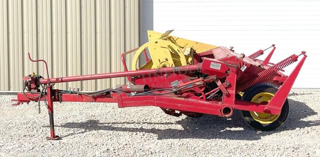 Image of New Holland 472 equipment image 3