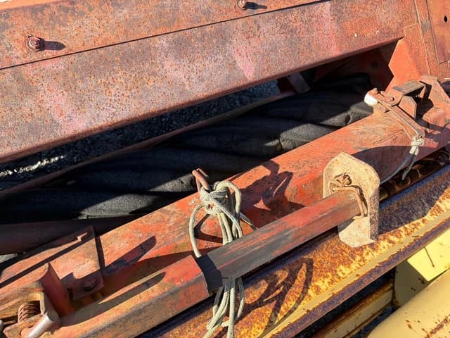 Image of New Holland 472 equipment image 4