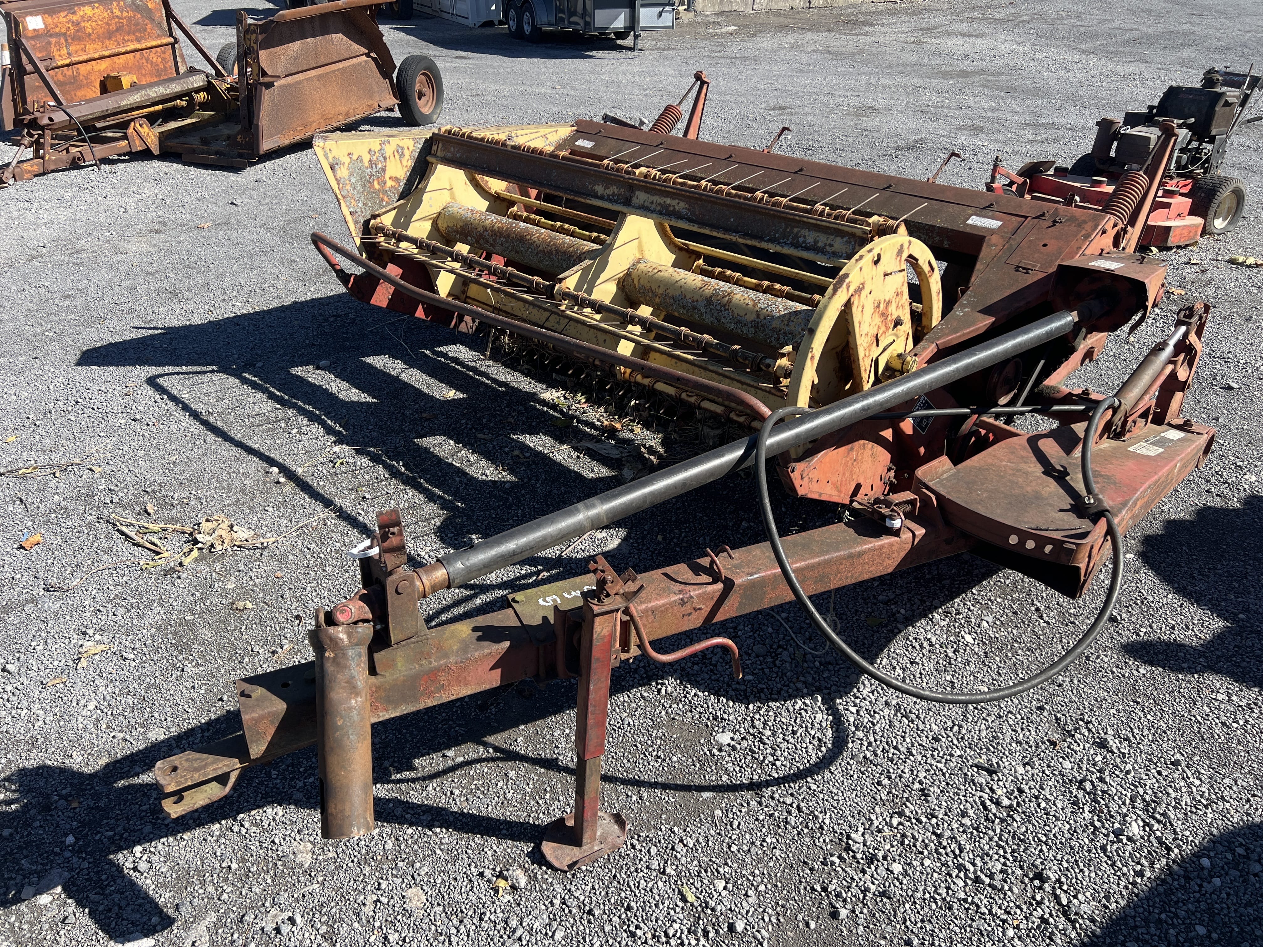 New Holland 472 Equipment Image0