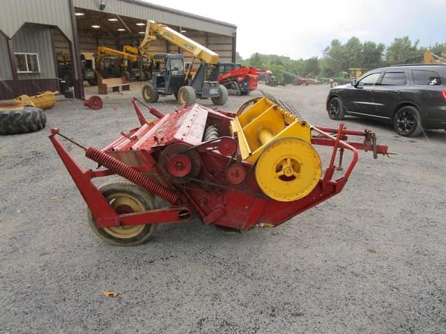 Image of New Holland 472 equipment image 1
