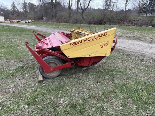 Image of New Holland 472 equipment image 1
