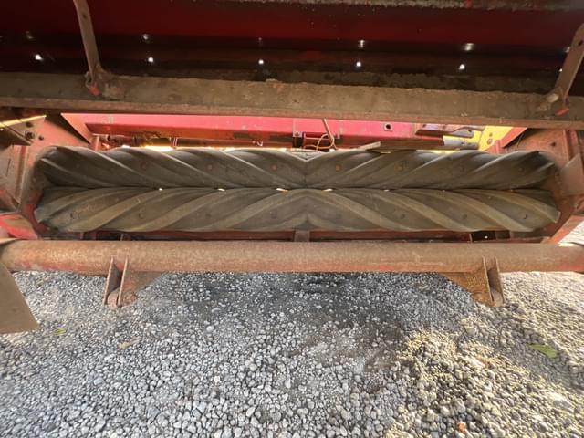 Image of New Holland 472 equipment image 4