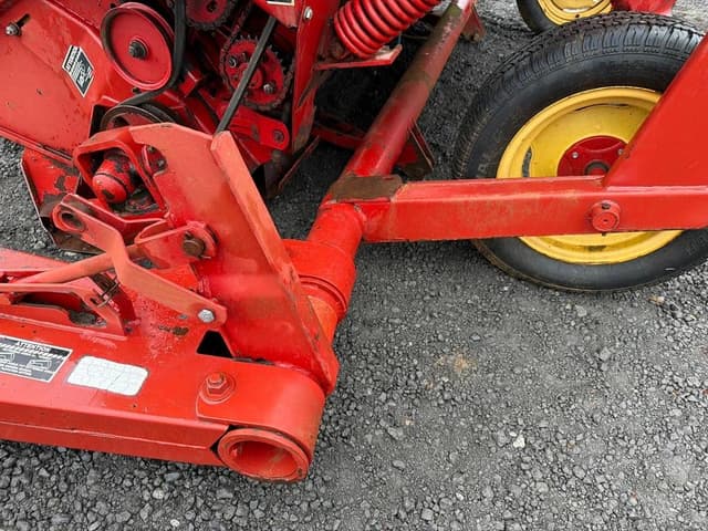 Image of New Holland 472 equipment image 3