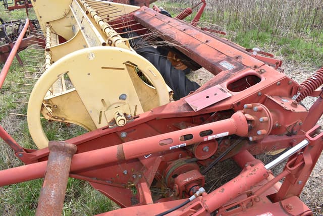 Image of New Holland 472 equipment image 1