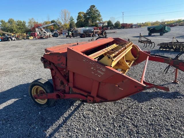 Image of New Holland 474 equipment image 3