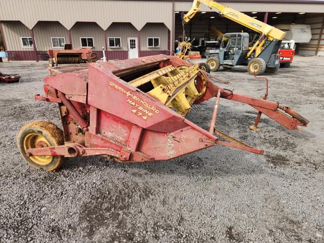 Image of New Holland 474 equipment image 1