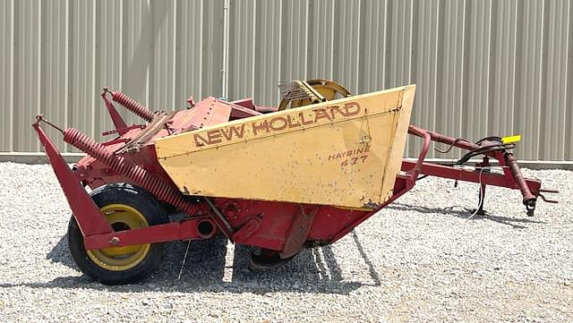 Image of New Holland 477 equipment image 2