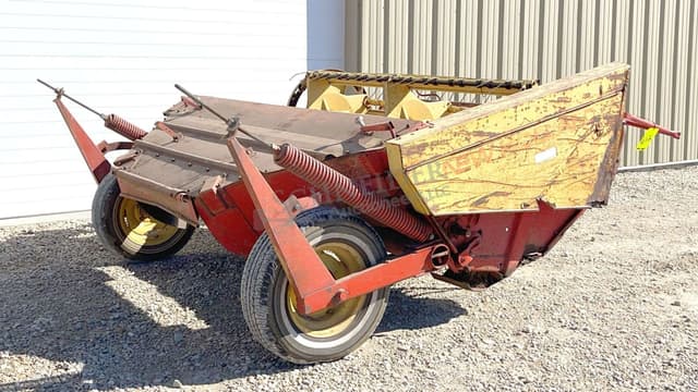 Image of New Holland 478 equipment image 4